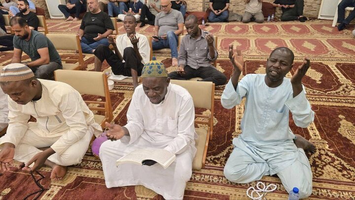 Wêneyên | Lidarxistina Ayînên Îbadetê yên Meha Pîroz a Remezanê li Navenda Îmam El-Hadî(S) li Beninê