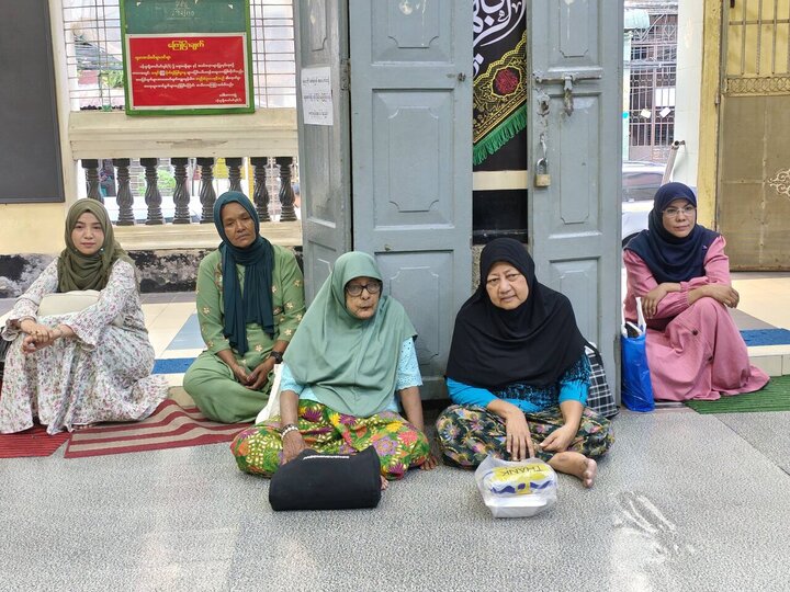 Wêneyên bernameyên Qur'anê û sifreyên fitarê yên li Mizgefta Pancah Şîî ya Miyanmarê