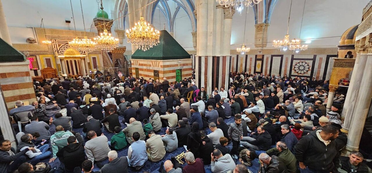 Thousands of Palestinians pray at Ibrahimi Mosque amid heavy Israeli restrictions on first Friday of holy Ramadan