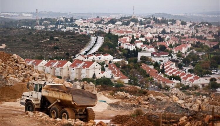 Israeli authorities continue to implement extensive colonial projects in West Bank