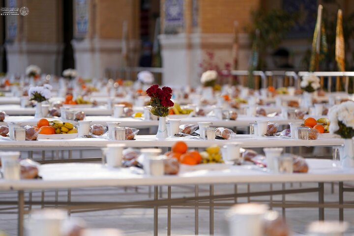 图片 | 数千名斋戒者在伊玛目阿里圣地的开斋宴