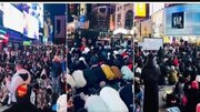视频 | 纽约时代广场成为数百名穆斯林举行集体礼拜和开斋餐的地方