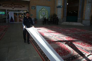 ضیافت افطار در حرم حضرت فاطمه معصومه(س)