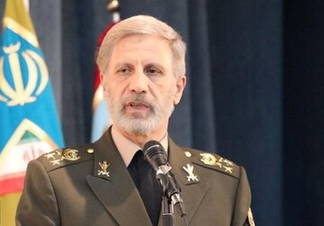 فرمانده کل ارتش: ادعای شکست‌ناپذیری دشمن دروغ است