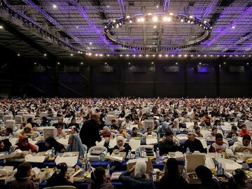 افطار بزرگ بیروت با حضور ایتام فلسطینی در آستانه ثبت در رکوردهای گینس + عکس