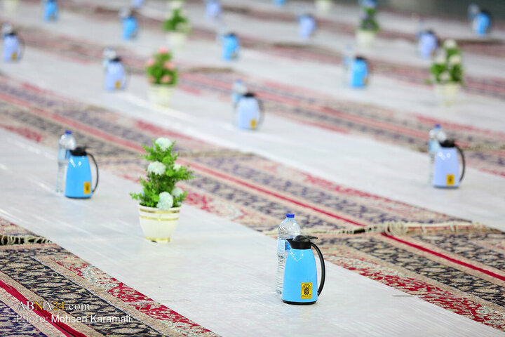 ضیافت افطار در حرم حضرت فاطمه معصومه(س)