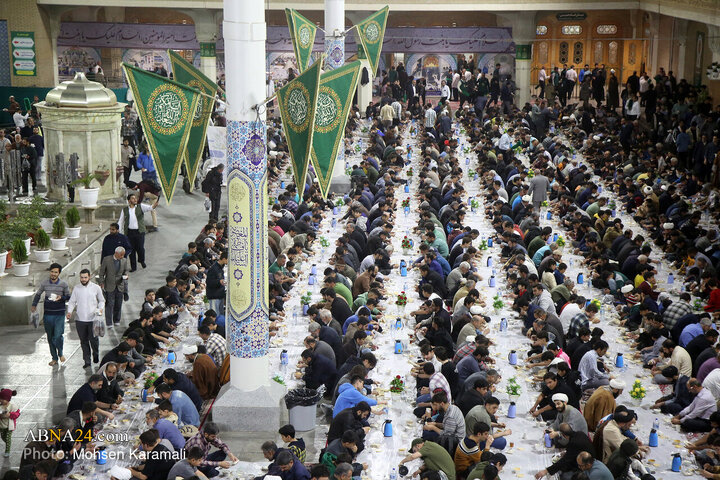 ضیافت افطار در حرم حضرت فاطمه معصومه(س)