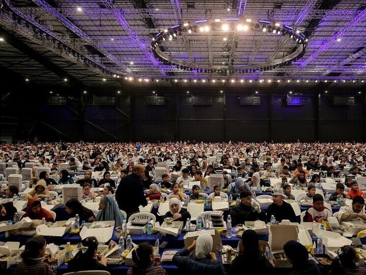 افطار بزرگ بیروت با حضور ایتام فلسطینی، در آستانه ثبت در رکوردهای گینس + عکس