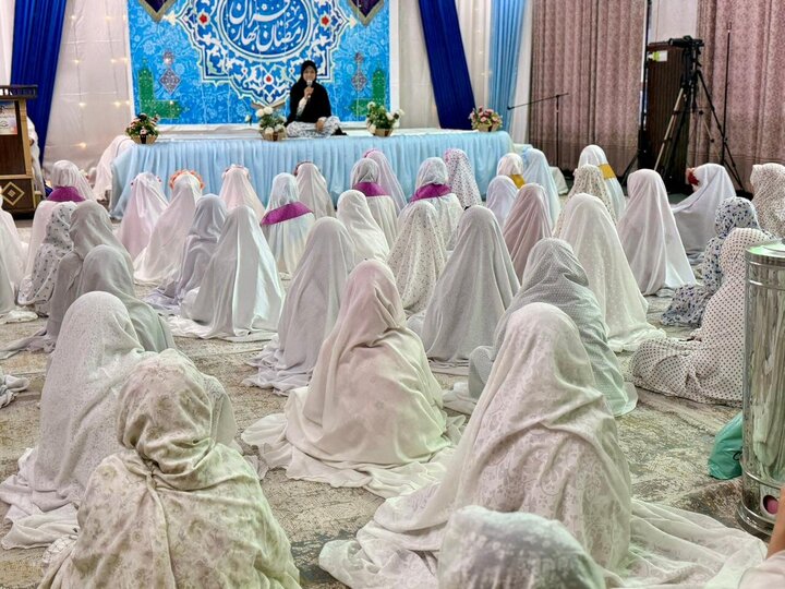 تصاویر | برگزاری آیین تجلیل از دختران روزه‌اولی در کویته پاکستان