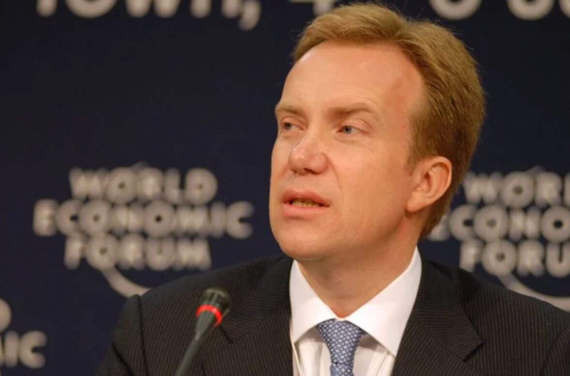 ادعاها درباره ارتباط رئیس مجمع جهانی اقتصاد با اپستین، زیر سوال رفتن مشروعیت وی برای ریاست این نهاد