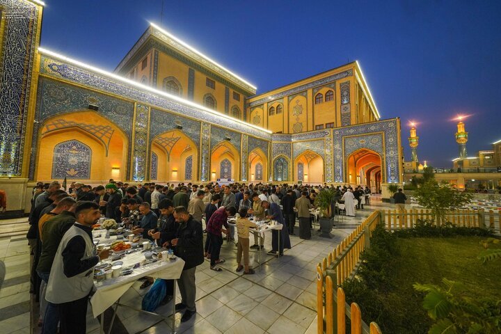 图片 | 数千名斋戒者在伊玛目阿里圣地的开斋宴