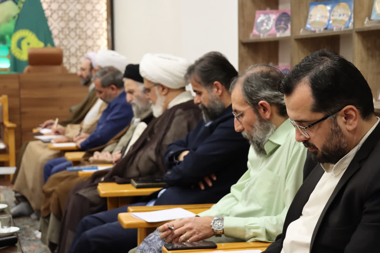 پیشنویس سند «مکتب هنر رضوی» در آستان قدس رضوی، بررسی شد