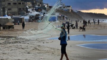 قطاع الصيد في غزة ينهار تماماً وسط الحصار والهجمات الإسرائيلية المستمرة