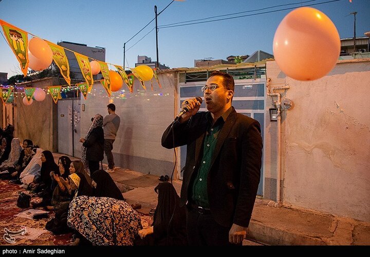 Li taxa Qibla ya Şîrazê merasîmeke fitarê ya hêsan