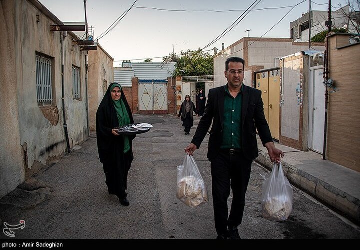 Li taxa Qibla ya Şîrazê merasîmeke fitarê ya hêsan