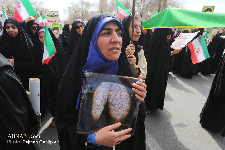 تجمع دانشجویان دانشگاه صنعتی اصفهان در محکومیت جنایات آمریکا و اسرائیل