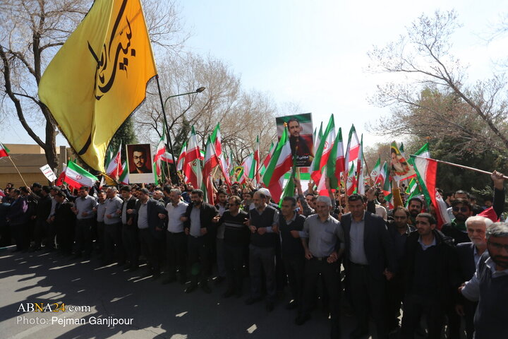 تجمع دانشجویان دانشگاه صنعتی اصفهان در محکومیت جنایات آمریکا و اسرائیل