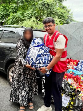 Photos: Who is Hussain volunteers distribute Ramadan food packs in Valle Pitot, Mauritius island