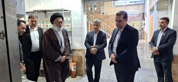تصاویر | بازدید تولیت حرم بانوی کرامت از روند آماده‌سازی افطاری حضرتی