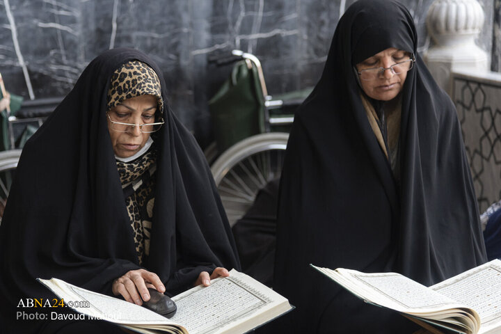 تقرير مصور/ ختمة قرآنية رمضانية في حرم الإمام الرضا (ع) بمدينة مشهد