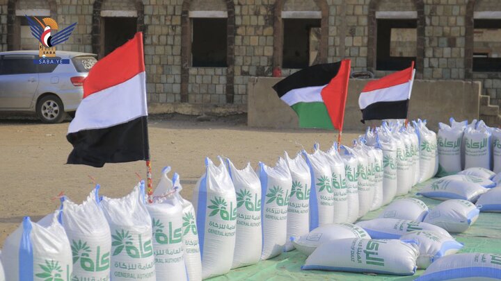 تقرير مصور/ تحت شعار "وَآتُوا حَقَّهُ يَوْمَ حَصَادِهِ"..مشروع توزيع الزكاة العينية لـ23 ألف أسرة بمحافظة الحديدة اليمنية