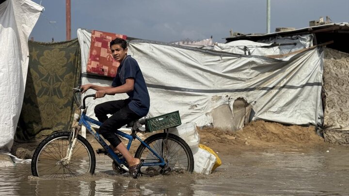 گزارش تصویری | اوضاع وخیم آوارگان غزه در پی جاری شدن سیل