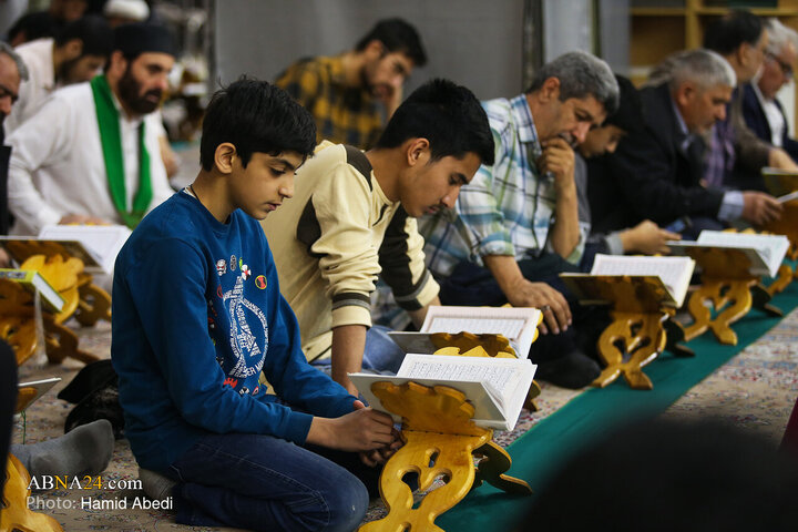 جزءخوانی قرآن کریم در حرم مطهر بانوی کرامت