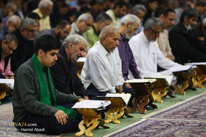 جزءخوانی قرآن کریم در حرم مطهر بانوی کرامت