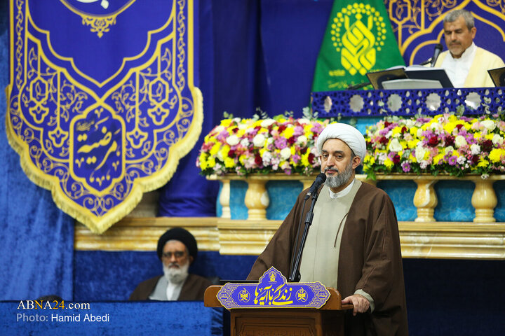 جزءخوانی قرآن کریم در حرم مطهر بانوی کرامت