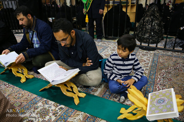 جزءخوانی قرآن کریم در حرم مطهر بانوی کرامت