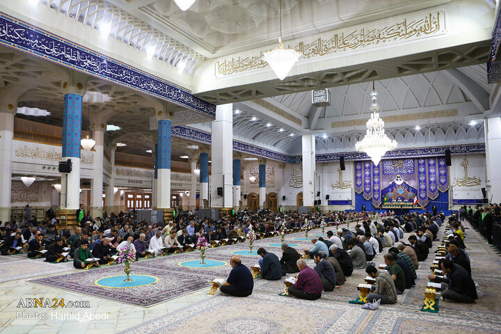 جزءخوانی قرآن کریم در حرم مطهر بانوی کرامت