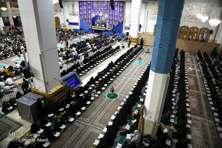 جزءخوانی قرآن کریم در حرم مطهر بانوی کرامت