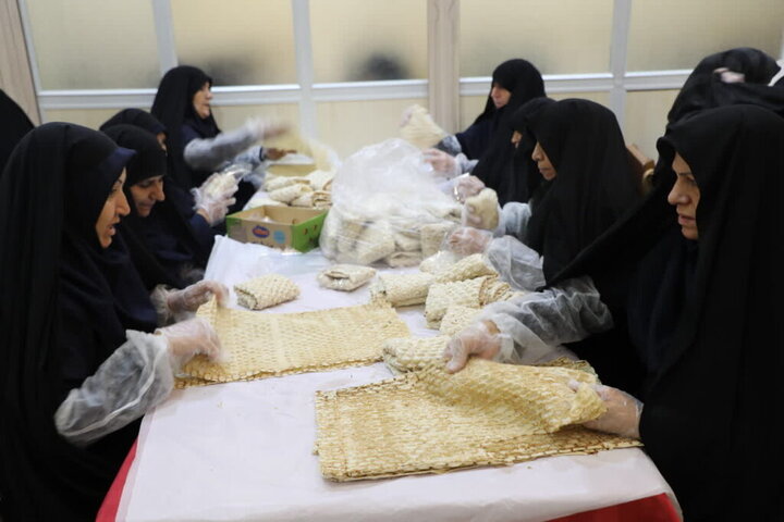 بازدید آیت‌الله سعیدی از روند آماده‌سازی افطاری حرم حضرت معصومه(س)