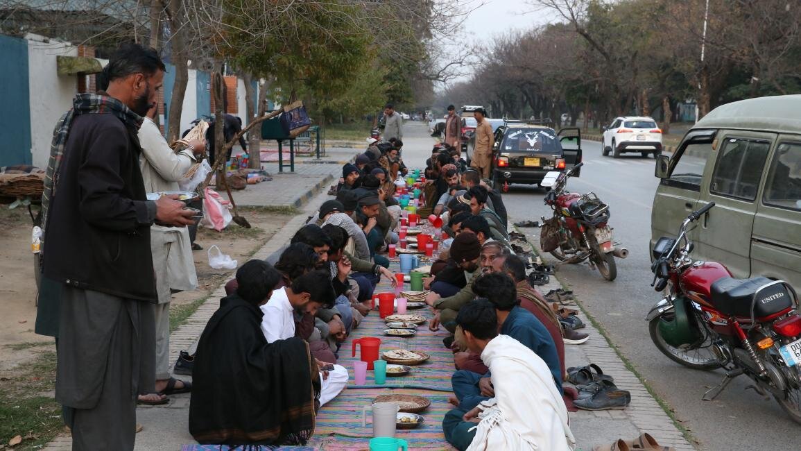 سفره‌های افطار جمعی؛ جشن همدلی و برادری در ماه رمضان + تصاویر