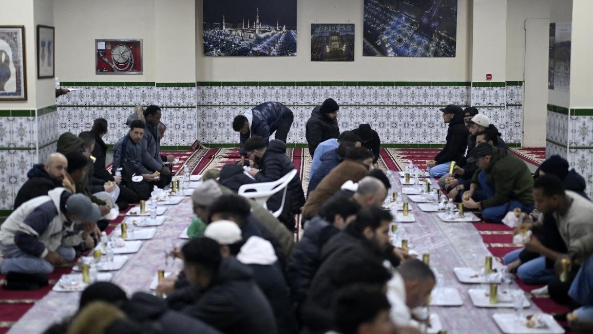 سفره‌های افطار جمعی؛ جشن همدلی و برادری در ماه رمضان + تصاویر