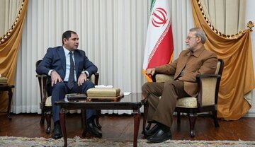 لاريجاني ووزير الدفاع الأرميني يبحثان تعزيز التعاون الأمني والسلام في القوقاز