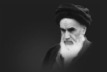 فيديو | مقطع نادر.. الإمام الخميني (ره) في رده على تهديدات أمريكا: يد غيبية تصنع النصر