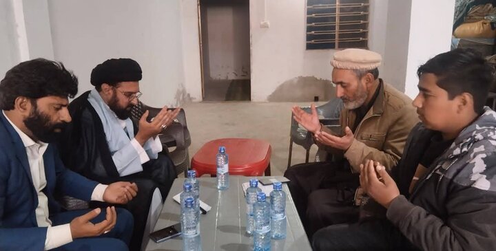 تقرير مصور/ توزيع مساعدات لأسر الشهداء والمصابين بالحادث الإرهابي في مسجد السيدة خديجة الكبرى (ع)