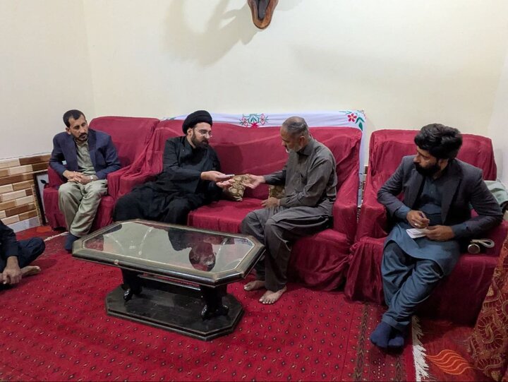 تقرير مصور/ توزيع مساعدات لأسر الشهداء والمصابين بالحادث الإرهابي في مسجد السيدة خديجة الكبرى (ع)