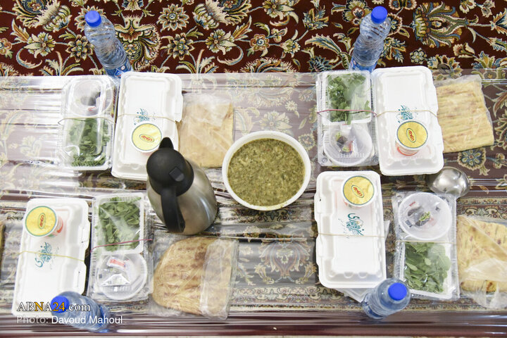 ضیافت افطار روزه اولی‌ها در حرم رضوی