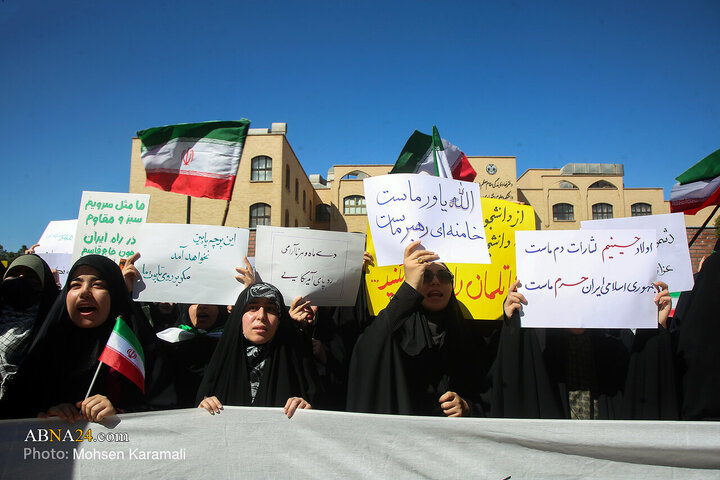 تجمع دانشجویان دانشگاه قم در محکومیت اهانت به پرچم ایران