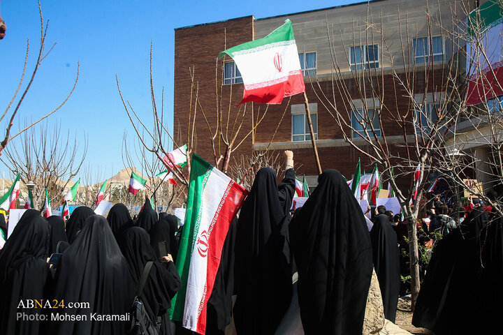 تجمع دانشجویان دانشگاه قم در محکومیت اهانت به پرچم ایران