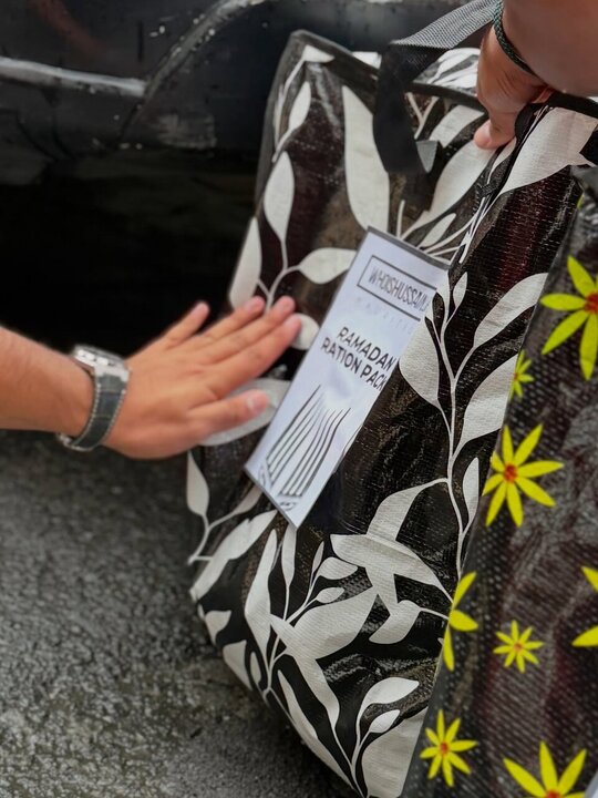 Informe fotográfico | Los voluntarios de Who is Hussain distribuyen paquetes de alimentos de Ramadán en Valle Pitot, en la isla Mauricio