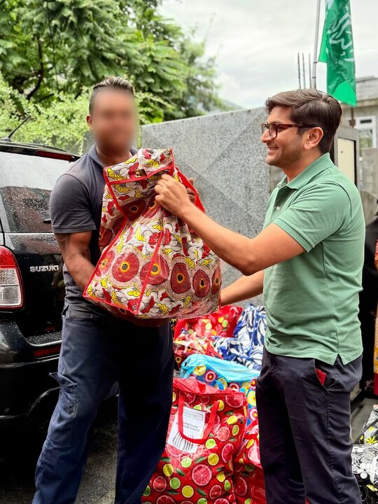 Informe fotográfico | Los voluntarios de Who is Hussain distribuyen paquetes de alimentos de Ramadán en Valle Pitot, en la isla Mauricio