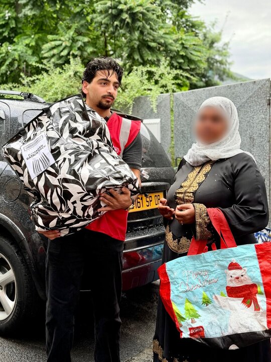 Informe fotográfico | Los voluntarios de Who is Hussain distribuyen paquetes de alimentos de Ramadán en Valle Pitot, en la isla Mauricio