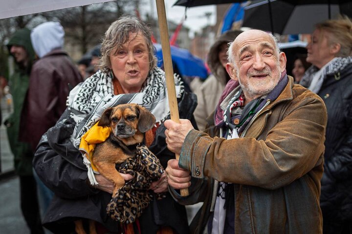 Informe fotográfico | Manifestantes instan al Gobierno irlandés a poner fin a su complicidad en el genocidio de Israel en Gaza