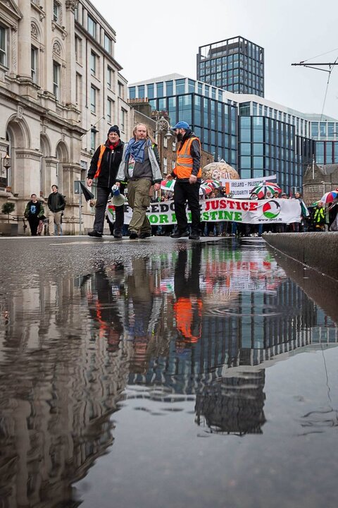 Informe fotográfico | Manifestantes instan al Gobierno irlandés a poner fin a su complicidad en el genocidio de Israel en Gaza