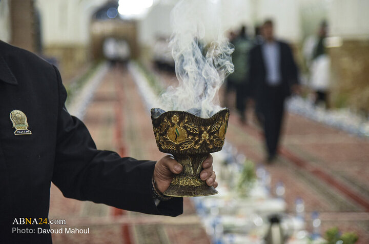 Informe fotográfico | Banquete de iftar para las niñas primerizas en el ayuno en el Santuario del Imán Reza