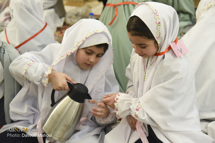 Informe fotográfico | Banquete de iftar para las niñas primerizas en el ayuno en el Santuario del Imán Reza