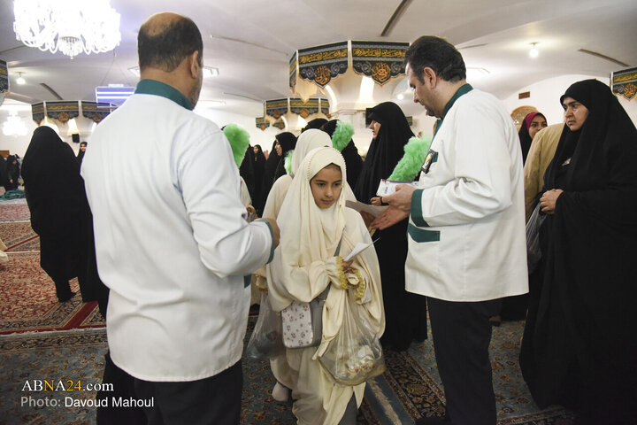 Informe fotográfico | Banquete de iftar para las niñas primerizas en el ayuno en el Santuario del Imán Reza